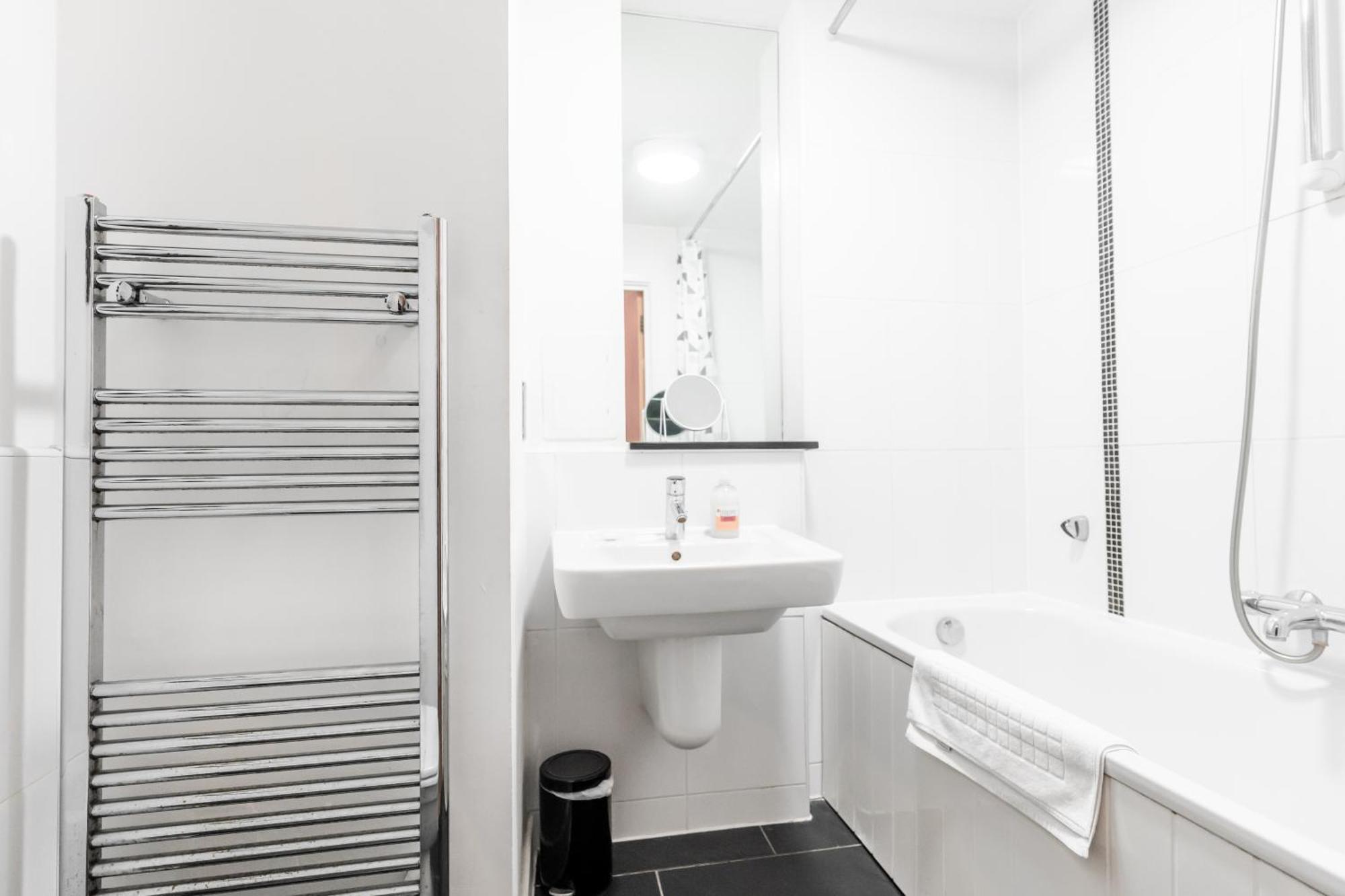Luxury Two Bed City Apartment -The Hub Milton Keynes Exterior photo